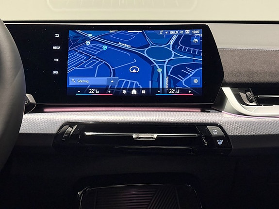 BMW iX1 16 of 19