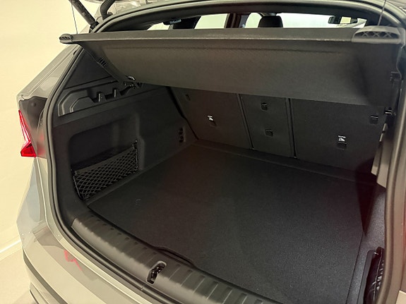 BMW iX1 6 of 19