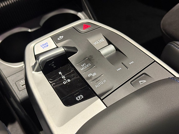 BMW iX1 17 of 19