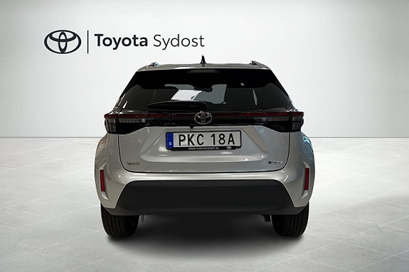 Toyota Yaris Cross 4 of 18