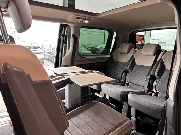 Volkswagen Multivan 4 of 4