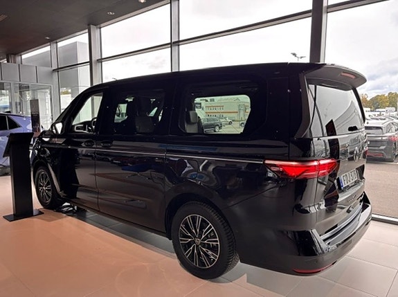 Volkswagen Multivan 2 of 4