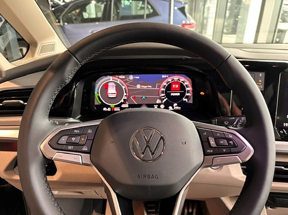 Volkswagen Multivan 3 of 4