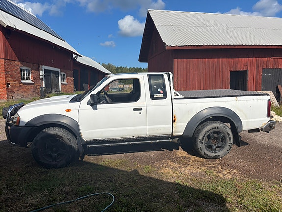 Nissan Navara 2 of 24