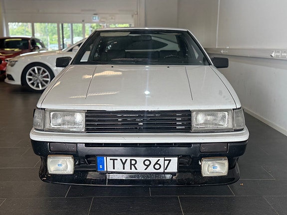 Toyota Corolla 3 of 10