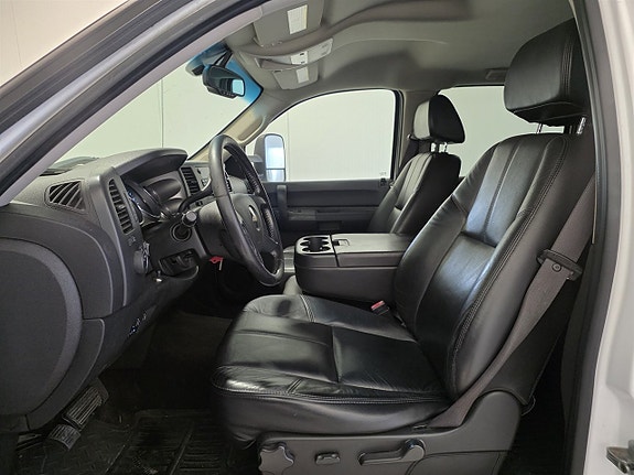 Chevrolet Silverado 2500 4 of 11