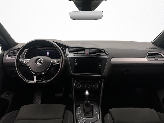 Volkswagen Tiguan 16 of 29