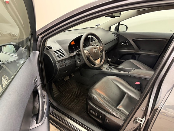 Toyota Avensis 8 of 13