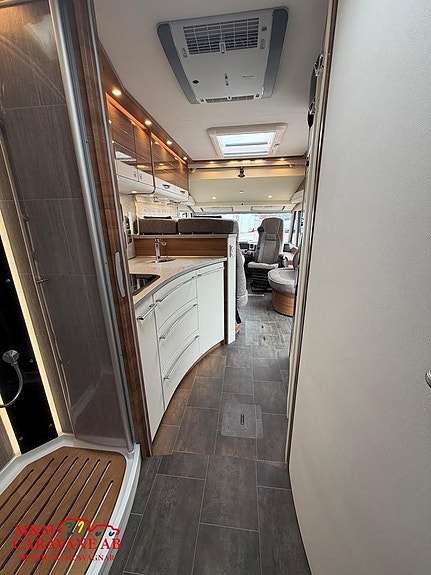 Dethleffs XL-I 7850 Premium / Hydrauliska stödben / AC / solcell / Inverter 17 of 27