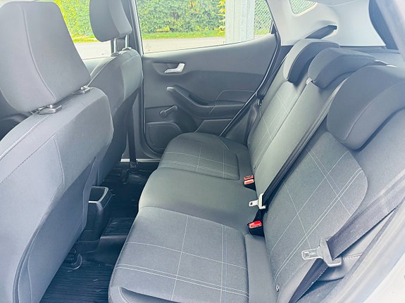 Ford Fiesta 7 of 25