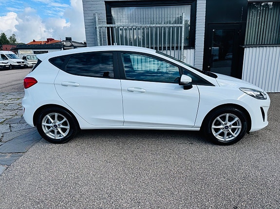 Ford Fiesta 10 of 25
