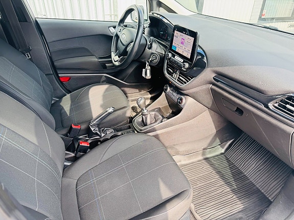 Ford Fiesta 5 of 25