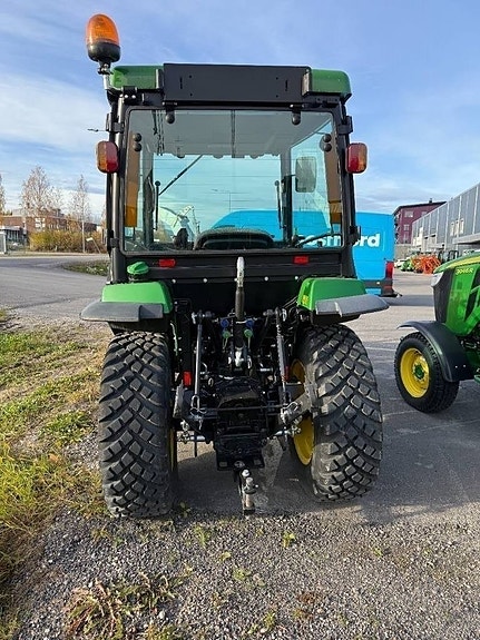 John Deere 2032 R 6 of 6