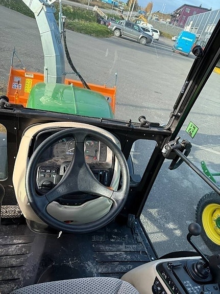 John Deere 2032 R 5 of 6