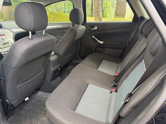 Ford Mondeo 10 of 11
