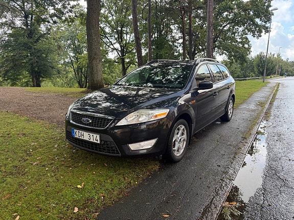 Ford Mondeo 2 of 11