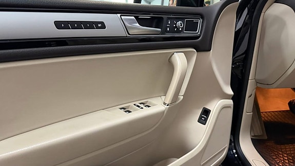 Volkswagen Touareg 5 of 27