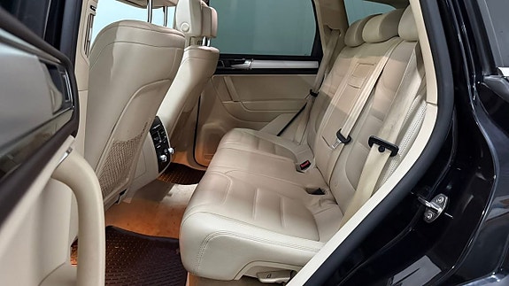Volkswagen Touareg 8 of 27
