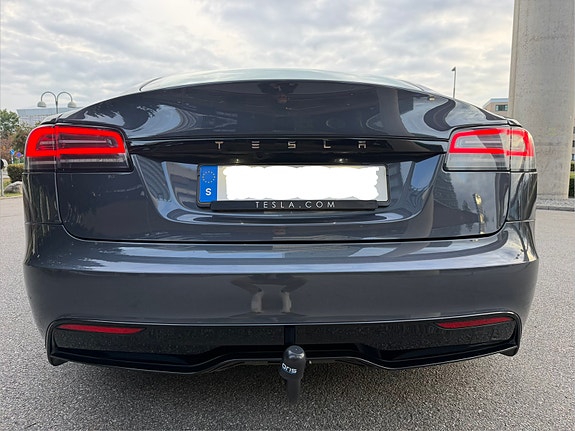 Tesla Model S 5 of 9