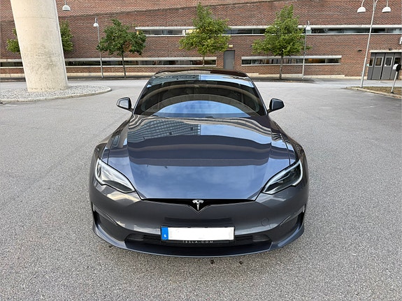 Tesla Model S 7 of 9