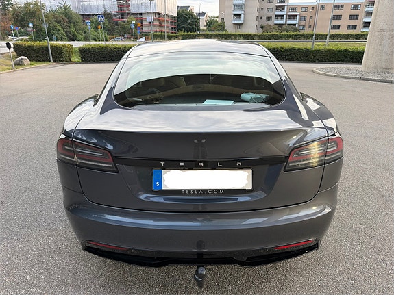 Tesla Model S 6 of 9
