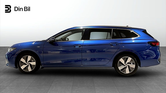 Volkswagen Passat 2 of 13