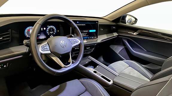 Volkswagen Passat 7 of 13
