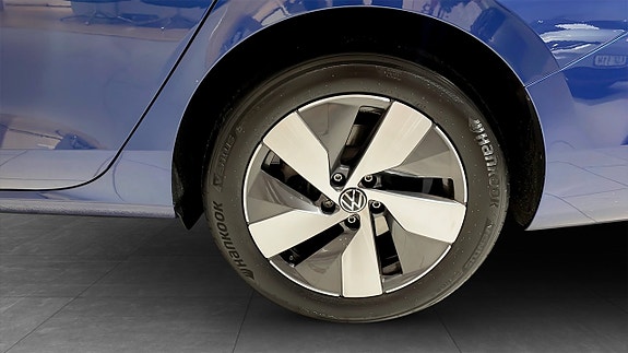 Volkswagen Passat 6 of 13
