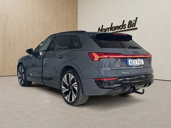 Audi Q8 2 of 7
