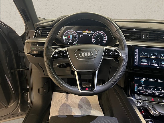 Audi Q8 5 of 7