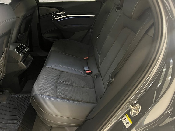Audi Q8 6 of 7