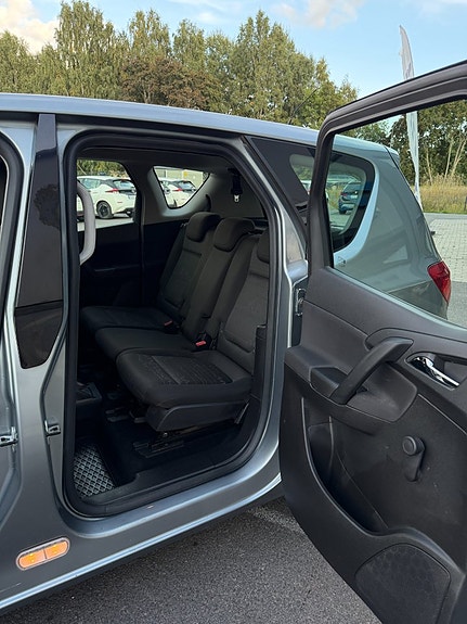 Opel Meriva 13 of 17