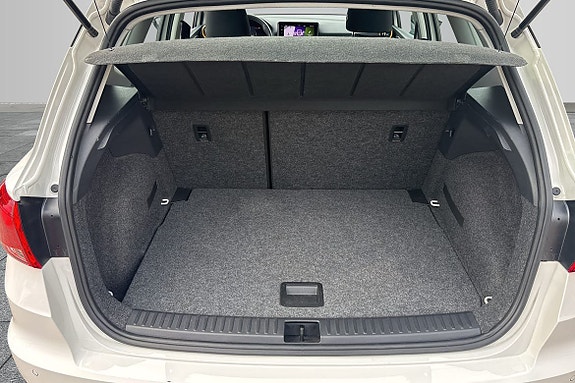Seat Arona 9 of 18