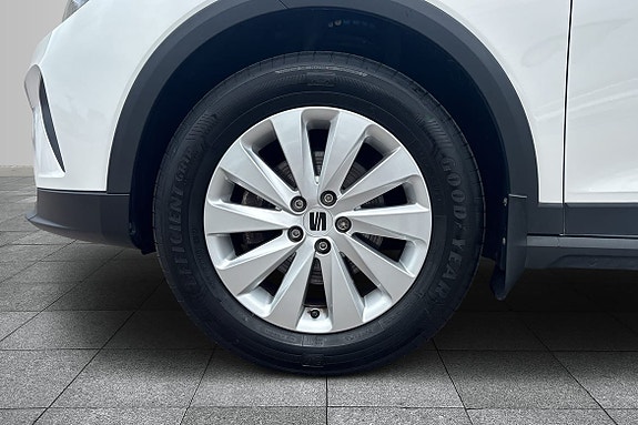 Seat Arona 8 of 18