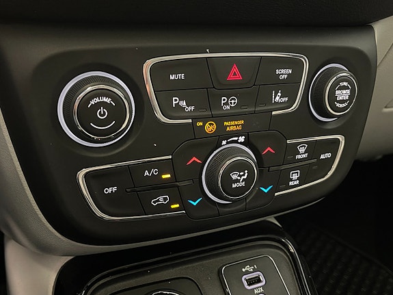 Jeep Compass 17 of 27