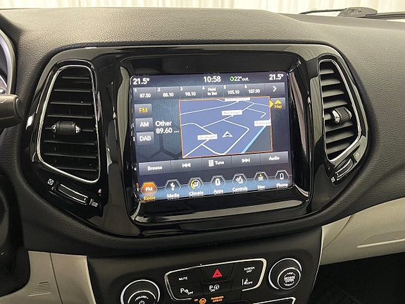 Jeep Compass 19 of 27