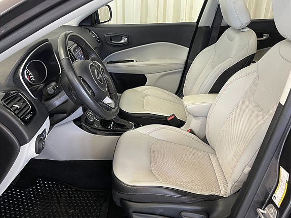 Jeep Compass 10 of 27
