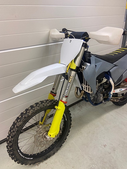 Husqvarna FC250 3 of 5