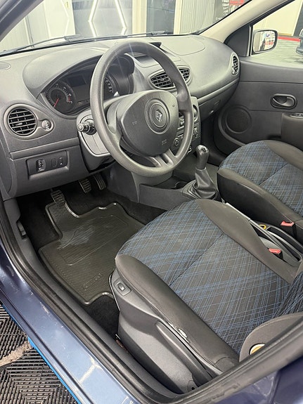 Renault Clio 7 of 11