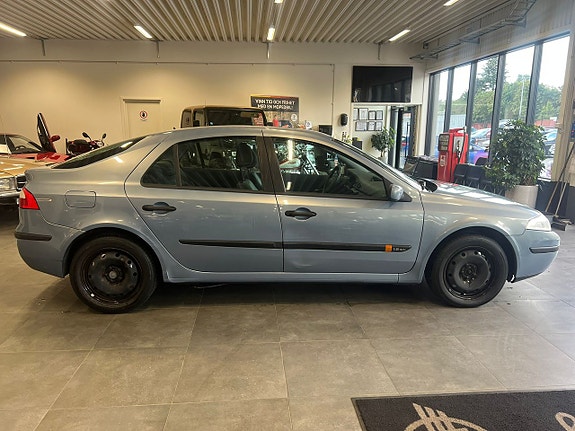 Renault Laguna 8 of 16