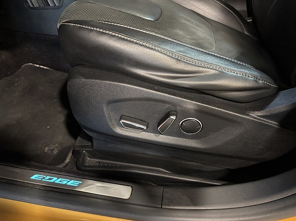Ford Edge 20 of 27