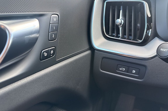 Volvo XC60 27 of 30