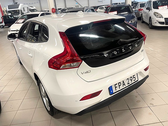 Volvo V40 4 of 7