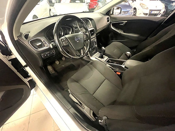 Volvo V40 6 of 7