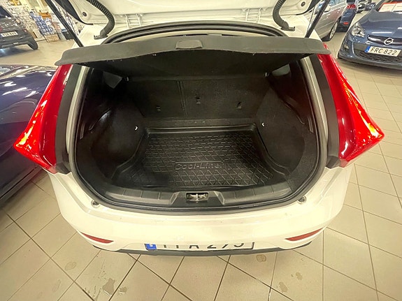 Volvo V40 5 of 7