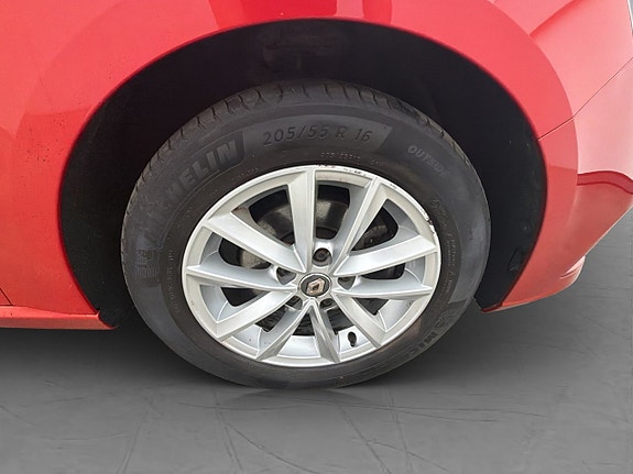 Renault Megane 28 of 28
