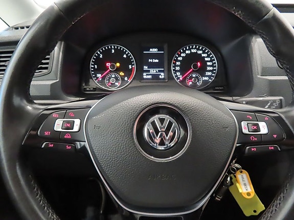 Volkswagen Caddy 10 of 15