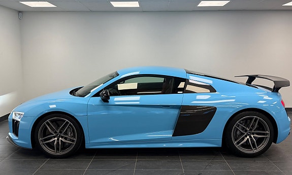 Audi R8 6 of 19