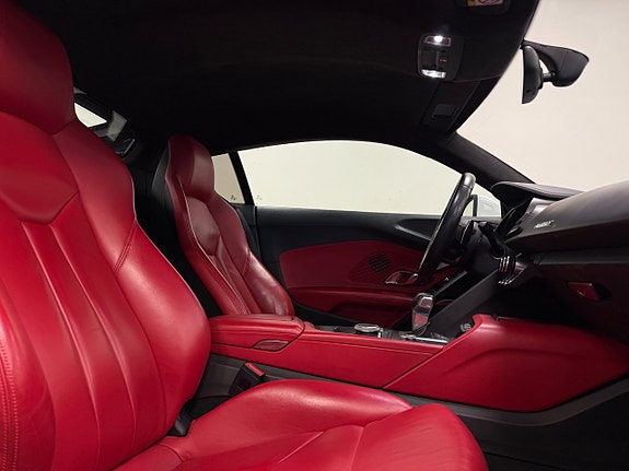 Audi R8 9 of 19