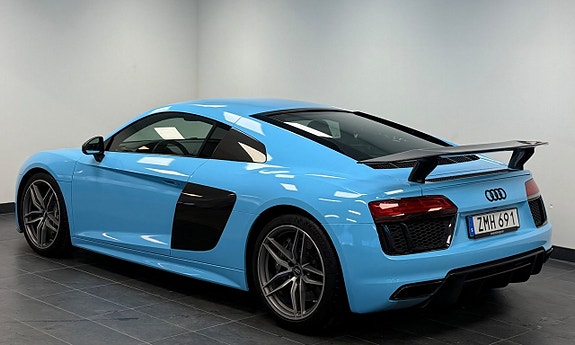 Audi R8 2 of 19